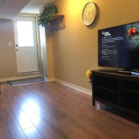 Spacious 2 Bedroom Guest Suite Τορόντο Εξωτερικό φωτογραφία