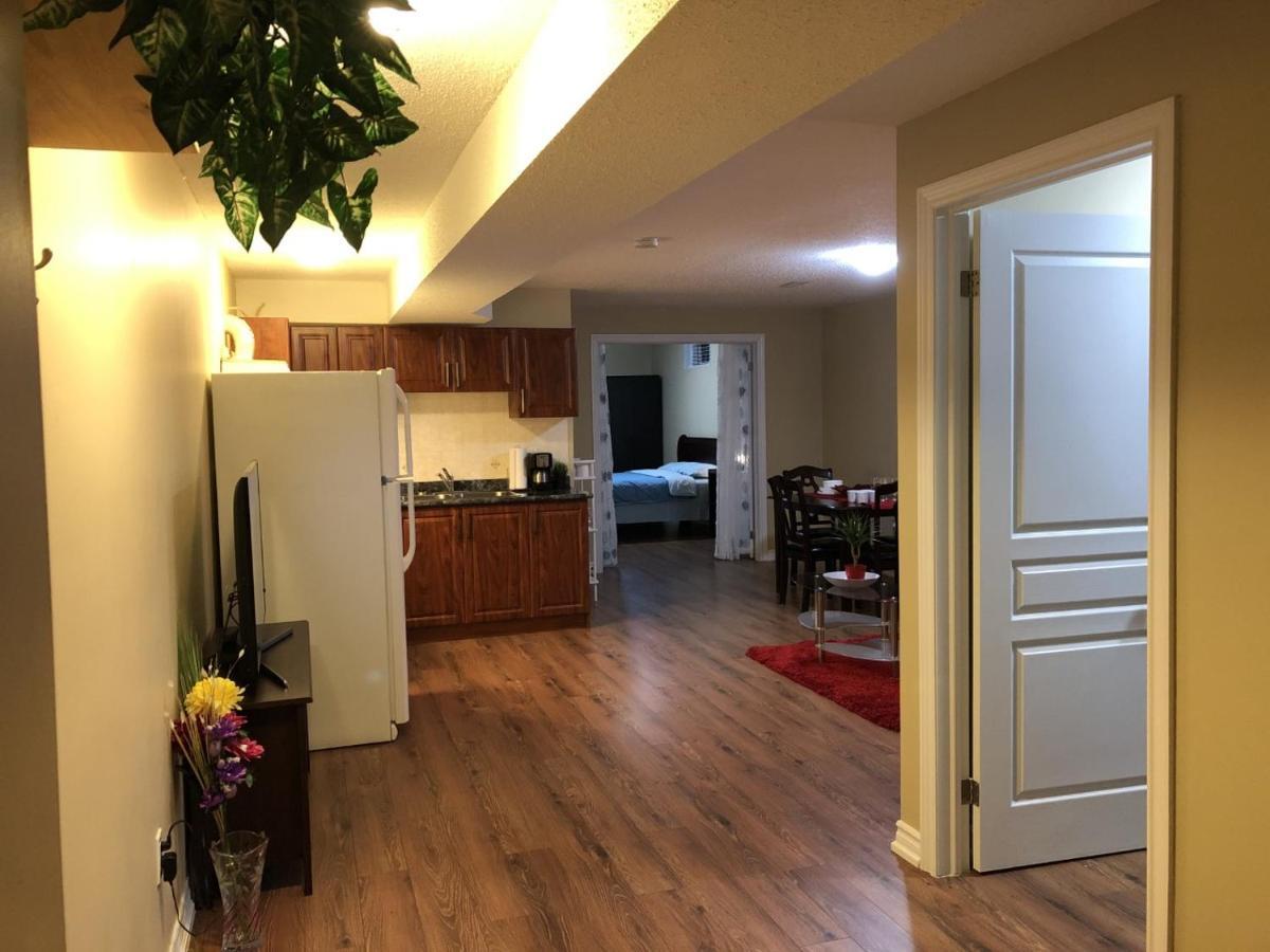 Spacious 2 Bedroom Guest Suite Τορόντο Εξωτερικό φωτογραφία