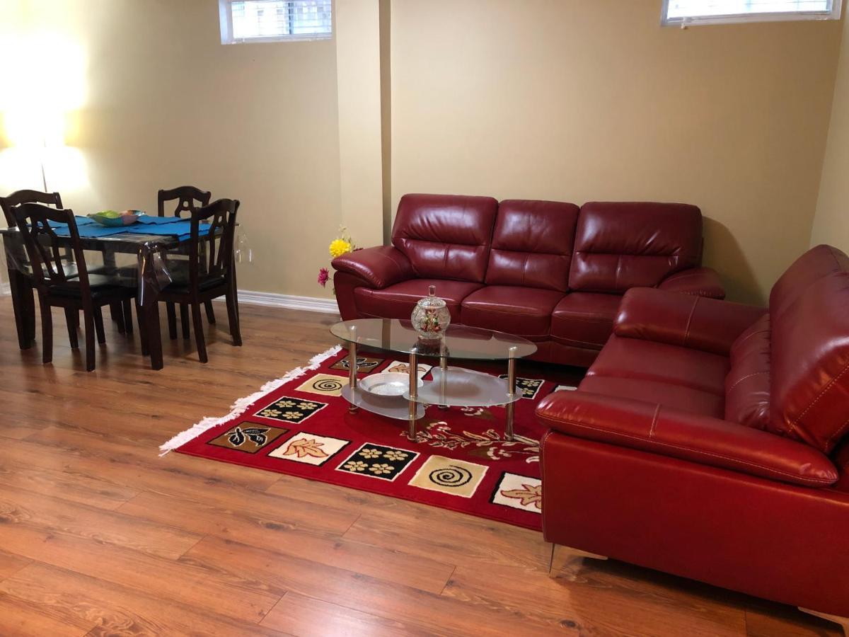 Spacious 2 Bedroom Guest Suite Τορόντο Εξωτερικό φωτογραφία